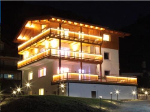 Alpenmond Appartment Halbmond Leutasch Exterior foto