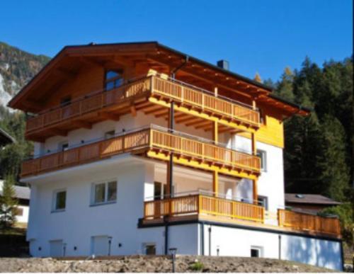 Alpenmond Appartment Halbmond Leutasch Exterior foto